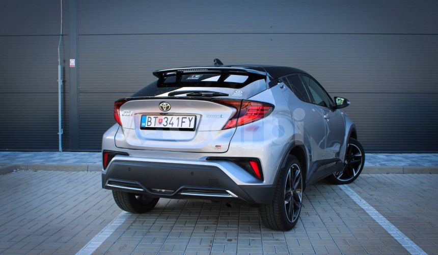 Toyota C-HR Hybrid GR Sport e‑CVT SR vozidlo