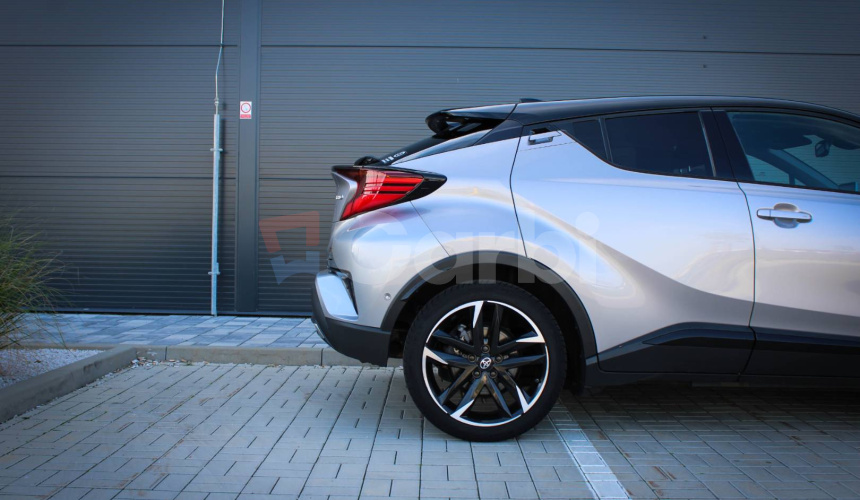 Toyota C-HR Hybrid GR Sport e‑CVT SR vozidlo