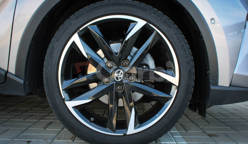 Toyota C-HR Hybrid GR Sport e‑CVT SR vozidlo
