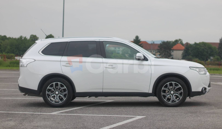 Mitsubishi Outlander 2.2 DI-D Instyle A/T