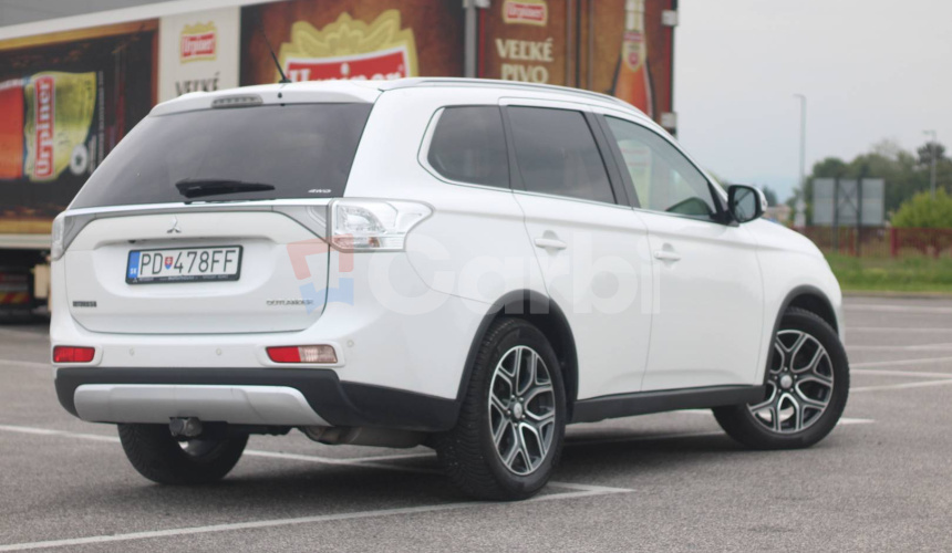 Mitsubishi Outlander 2.2 DI-D Instyle A/T