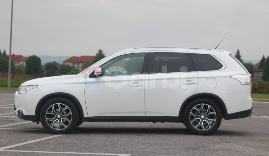 Mitsubishi Outlander 2.2 DI-D Instyle A/T