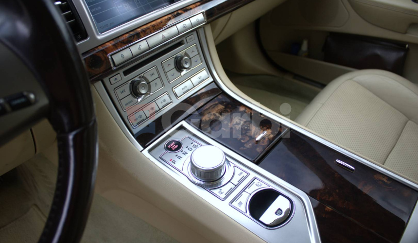 Jaguar XF 3.0D S V6 Luxury