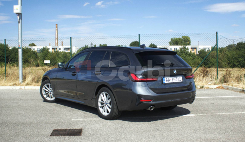 BMW Rad 3 Touring 318d mHEV A/T