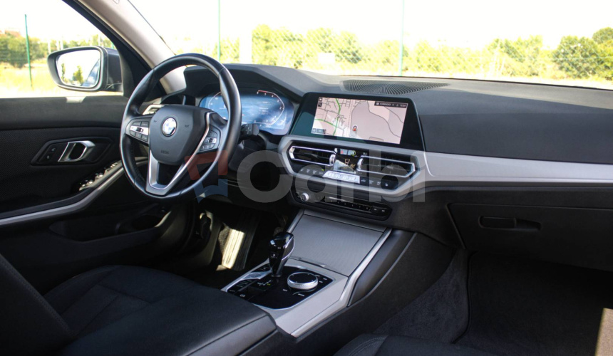 BMW Rad 3 Touring 318d mHEV A/T