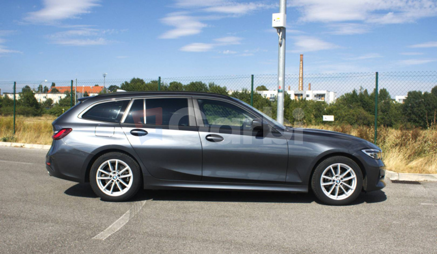 BMW Rad 3 Touring 318d mHEV A/T