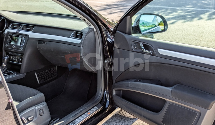 Škoda Superb Combi 2.0 TDI 125kW, A6