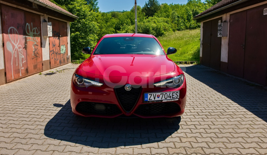 Alfa Romeo Giulia 2,0T 206kW AT8 Q4 4x4 VELOCE