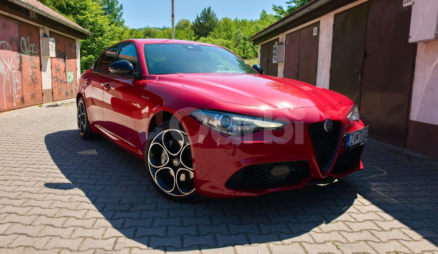 Alfa Romeo Giulia 2,0T 206kW AT8 Q4 4x4 VELOCE
