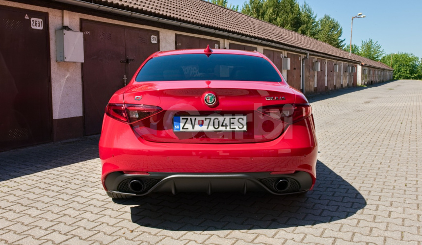 Alfa Romeo Giulia 2,0T 206kW AT8 Q4 4x4 VELOCE