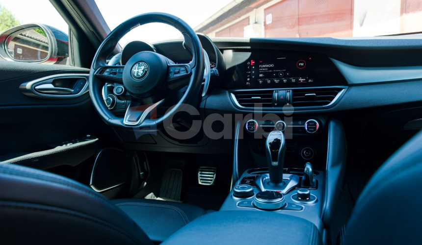 Alfa Romeo Giulia 2,0T 206kW AT8 Q4 4x4 VELOCE
