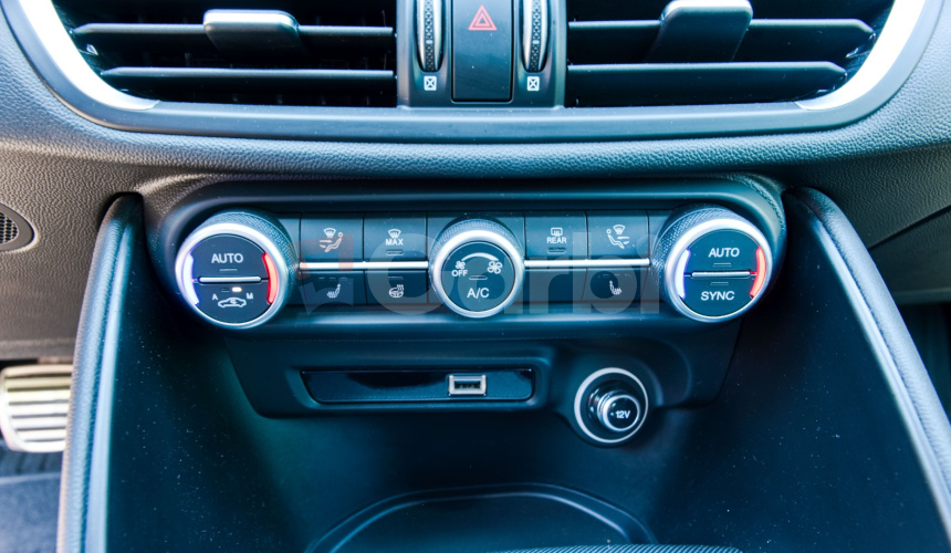 Alfa Romeo Giulia 2,0T 206kW AT8 Q4 4x4 VELOCE