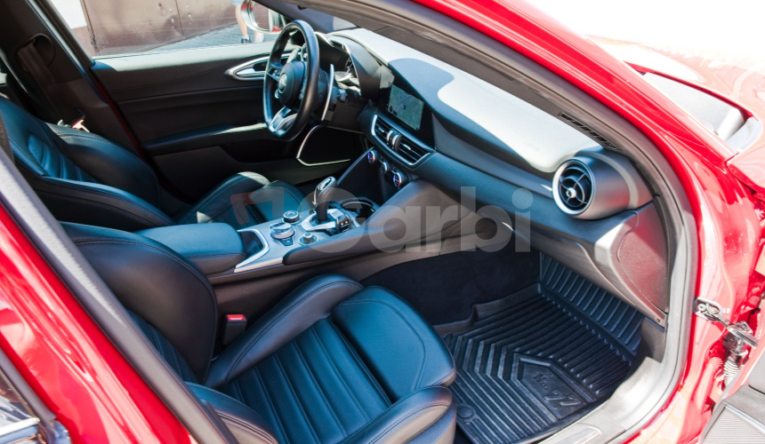 Alfa Romeo Giulia 2,0T 206kW AT8 Q4 4x4 VELOCE