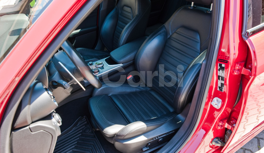 Alfa Romeo Giulia 2,0T 206kW AT8 Q4 4x4 VELOCE