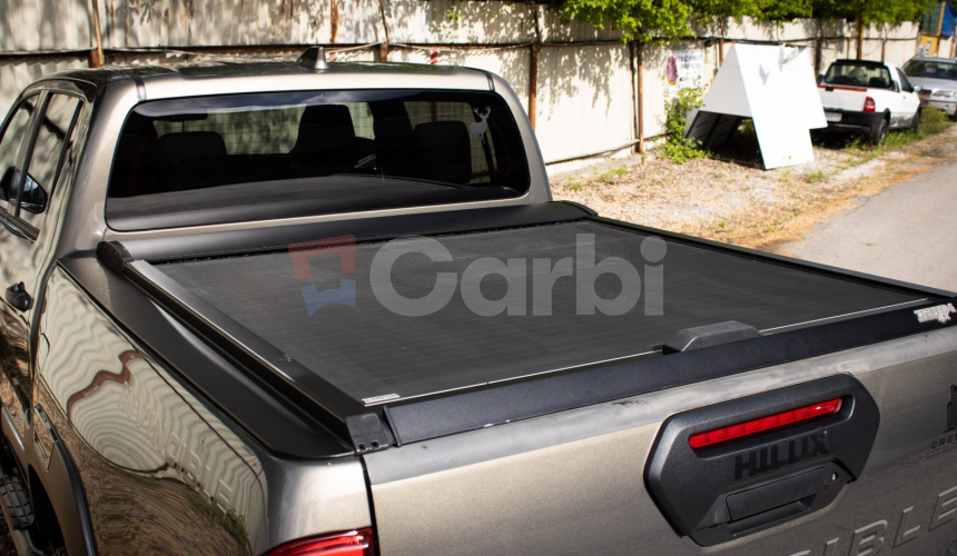 Toyota Hilux DC 2.8 I D-4D Invincible 1. majiteľ v záruke, nelakované, ochrana podvozku
