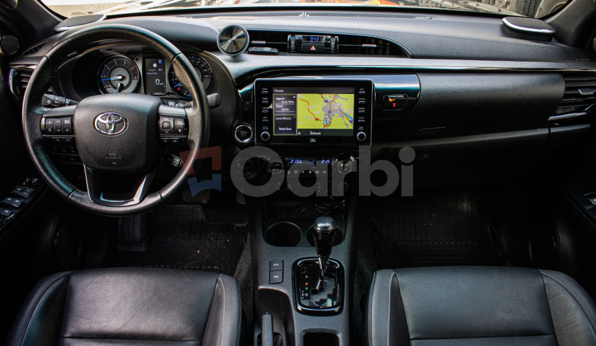 Toyota Hilux DC 2.8 I D-4D Invincible 1. majiteľ v záruke, nelakované, ochrana podvozku
