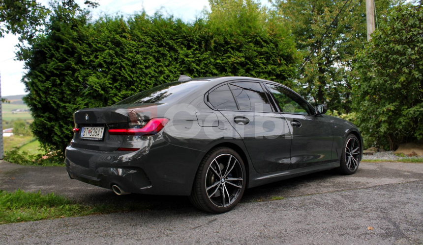 BMW Rad 3 330i xDrive A/T