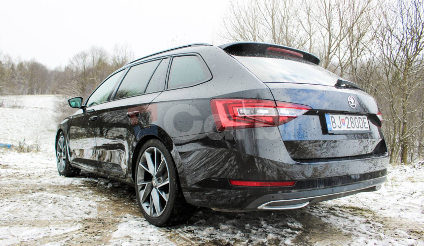 Škoda Superb Combi 140kW DSG Sportline