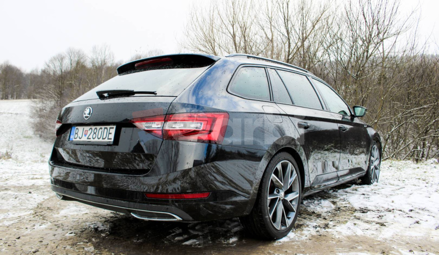 Škoda Superb Combi 140kW DSG Sportline