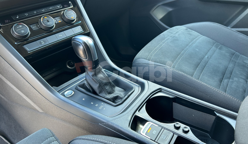 Volkswagen Touran R-Line 2.0 TDI