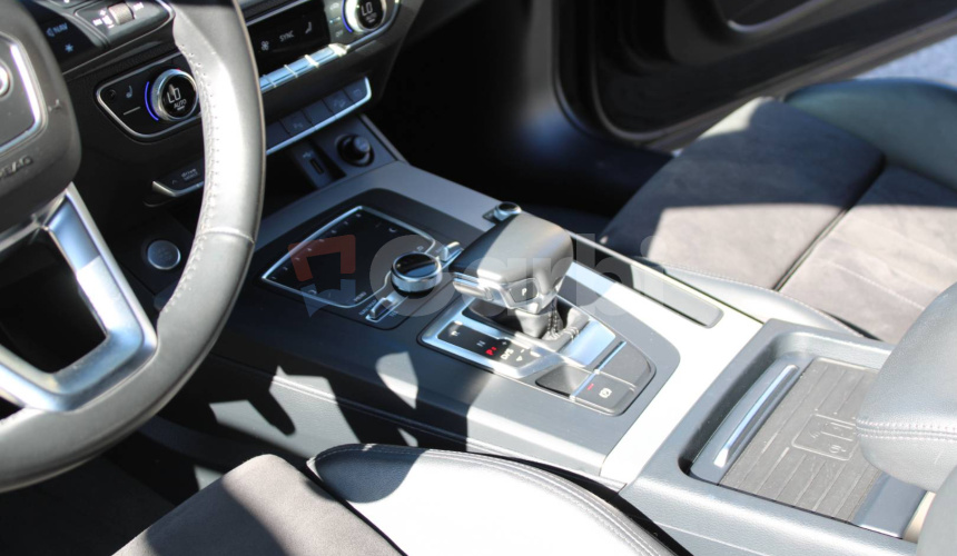Audi Q5 40 2.0 TDI Basis quattro S tronic