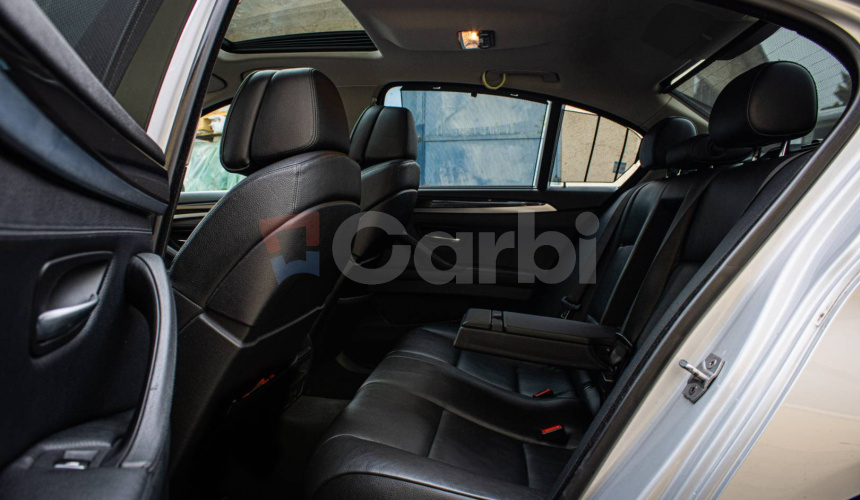 BMW Rad 5 530d xDrive Comfortné sedadlá, Soft-close, Šíber, Adaptívny tempomat, pekný stav