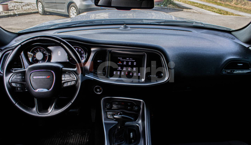 Dodge Challenger 3.6 SXT, výfukové klapky na diaľkové ovládanie