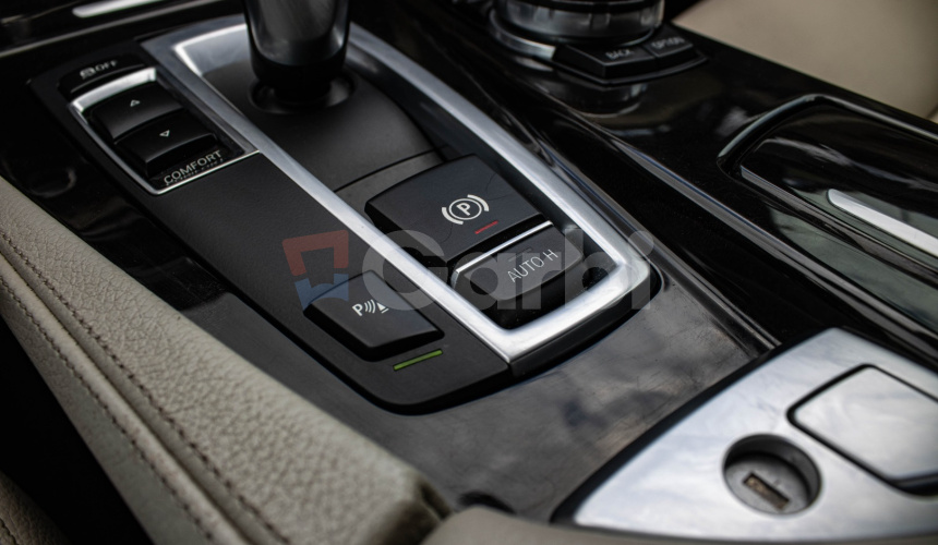 BMW 520d xDrive, HUD, Harman/Kardon