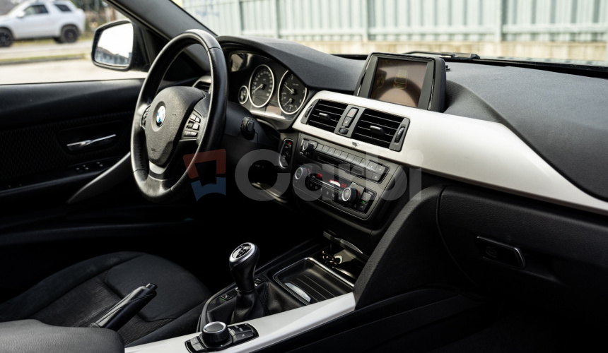 BMW Rad 3 Touring 318d f31