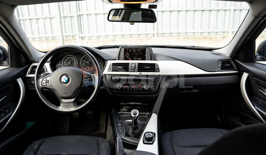 BMW Rad 3 Touring 318d f31