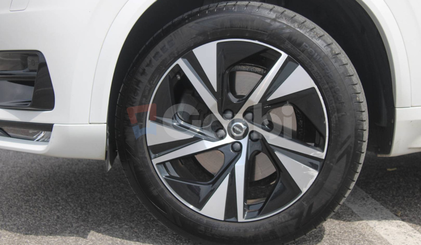 Volvo XC90 2.0 B5 Drive-E R-Design AWD A/T