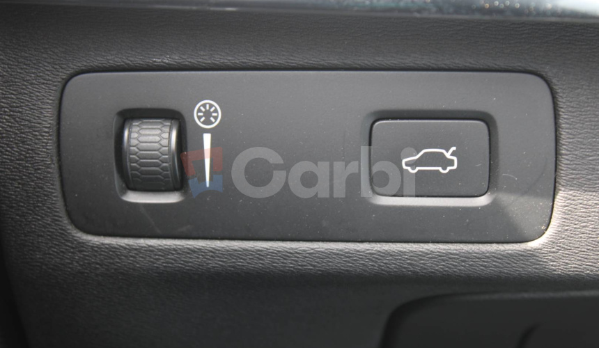 Volvo XC90 2.0 B5 Drive-E R-Design AWD A/T