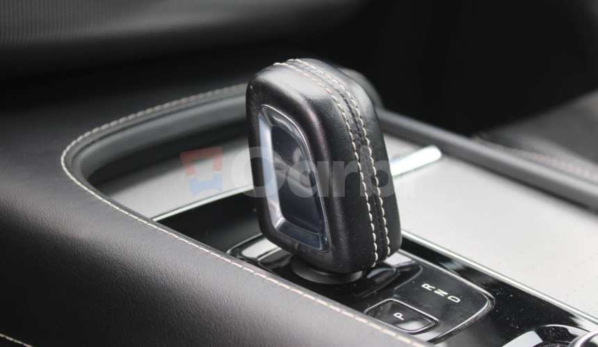Volvo XC90 2.0 B5 Drive-E R-Design AWD A/T