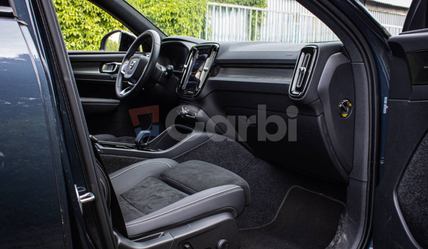 Volvo XC40 P8 Recharge R-Design, Pano, 360°kamera, Harman kardon, El. ťažné, DPH
