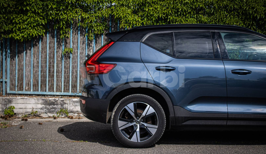 Volvo XC40 P8 Recharge R-Design, Pano, 360°kamera, Harman kardon, El. ťažné, DPH