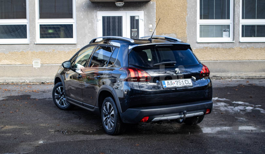 Peugeot 2008 1.2 PureTech 110 S&S Allure A/T