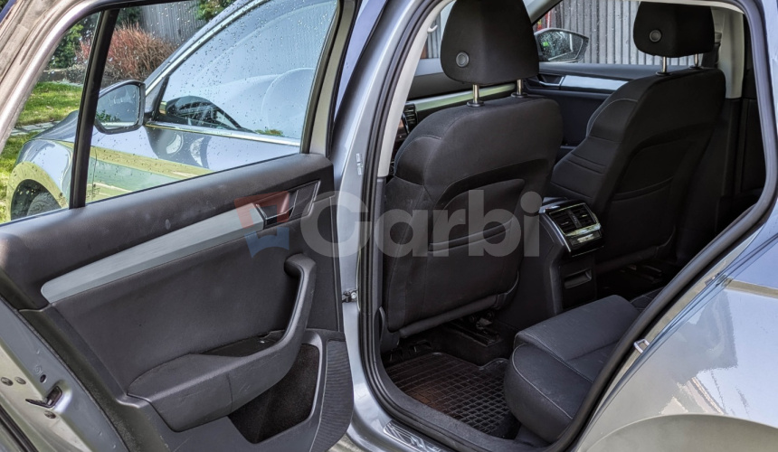 Škoda Superb combi 2.0 TDI 110kW, A6, 5d
