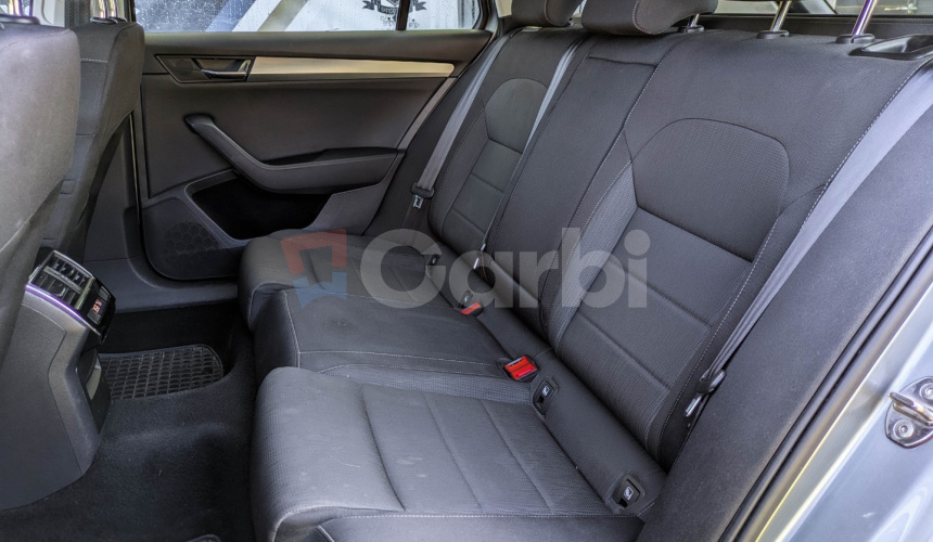 Škoda Superb combi 2.0 TDI 110kW, A6, 5d