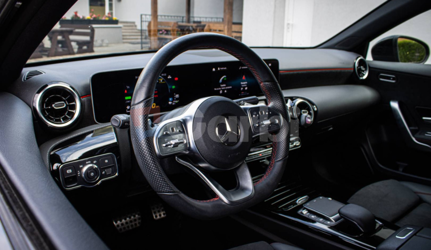 Mercedes-Benz A trieda 250 e AMG v záruke, MBUX, 1. Majiteľ, Slovenské, Garážované, DPH
