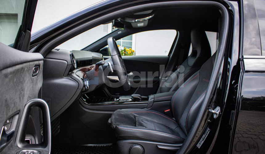 Mercedes-Benz A trieda 250 e AMG v záruke, MBUX, 1. Majiteľ, Slovenské, Garážované, DPH