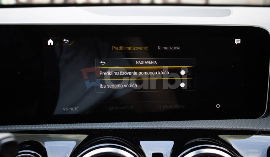 Mercedes-Benz A trieda 250 e AMG v záruke, MBUX, 1. Majiteľ, Slovenské, Garážované, DPH
