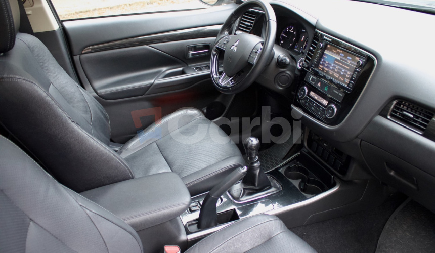 Mitsubishi Outlander 2,2 DI-D Instyle 7 miestna verzia