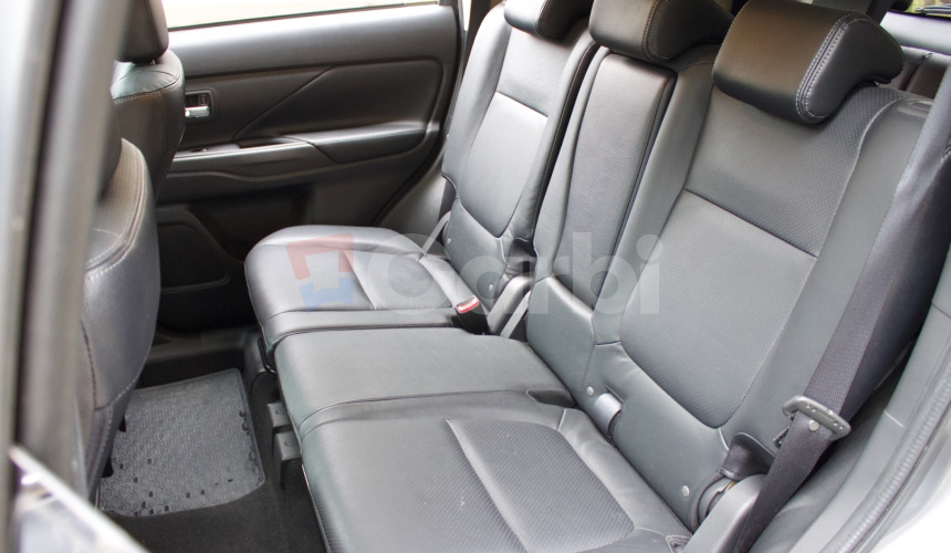 Mitsubishi Outlander 2,2 DI-D Instyle 7 miestna verzia