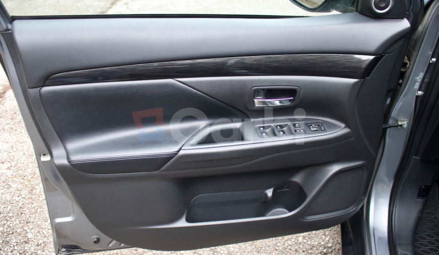 Mitsubishi Outlander 2,2 DI-D Instyle 7 miestna verzia