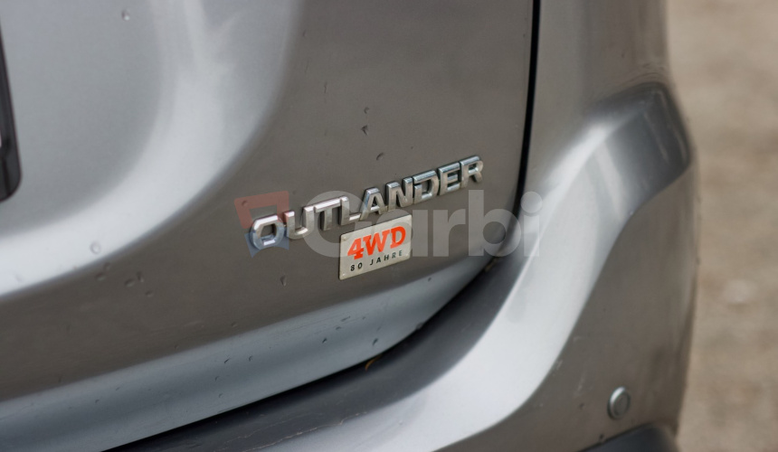 Mitsubishi Outlander 2,2 DI-D Instyle 7 miestna verzia