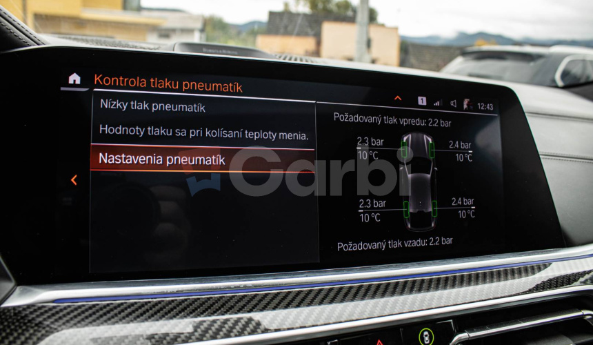 BMW X6 M50i soft close, first class packet, iconic glow, natáčanie zadnej nápravy