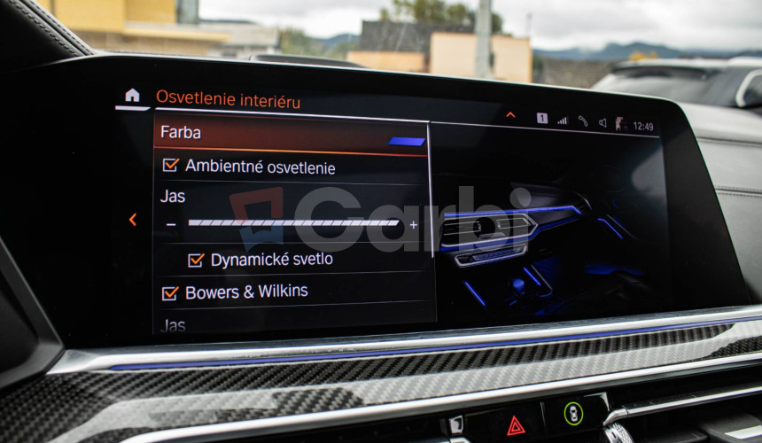 BMW X6 M50i soft close, first class packet, iconic glow, natáčanie zadnej nápravy