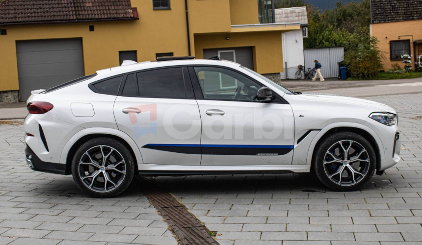 BMW X6 M50i soft close, first class packet, iconic glow, natáčanie zadnej nápravy