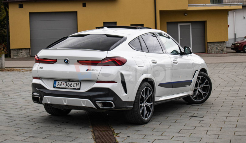 BMW X6 M50i soft close, first class packet, iconic glow, natáčanie zadnej nápravy
