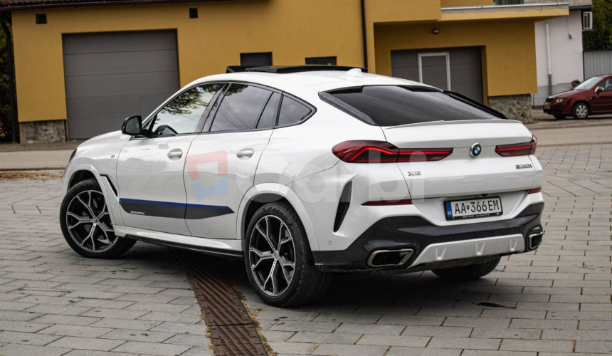 BMW X6 M50i soft close, first class packet, iconic glow, natáčanie zadnej nápravy